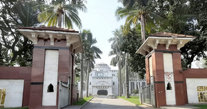 হাজারীবাগে স্কুলছাত্রী হত্যার পর ঢামেক হাসপাতালে পরিবারের আহাজারি