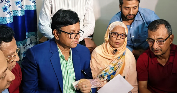 ভাইরাল বক্তব্য ‘ধানের শীষে ভোট দেব’: বৃদ্ধা রাহেলার পাশে বিএনপির প্রতিনিধি দল