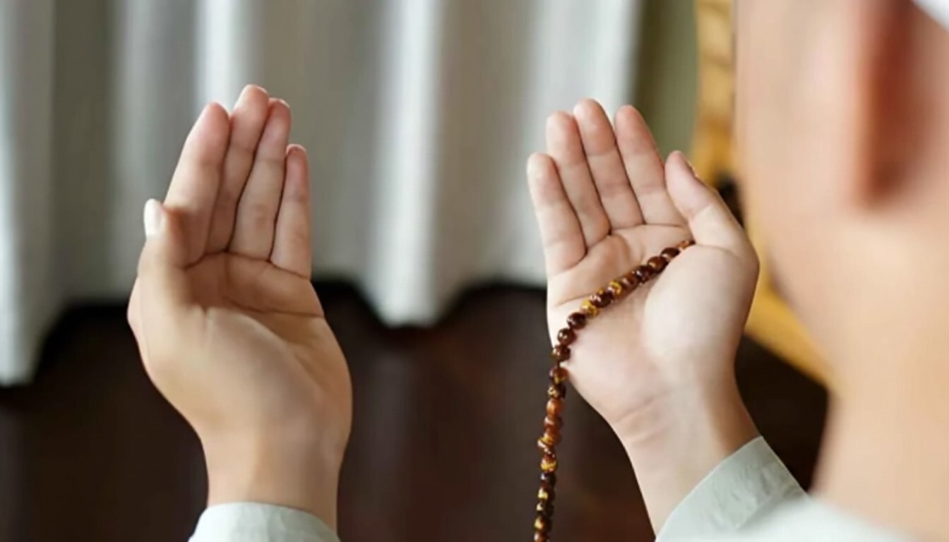 জেনে নিন ঠিক যে কারণে মহান আল্লাহর দরবারে প্রার্থনা কবুল হয় না