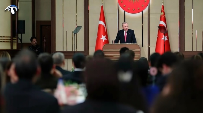 মধ্যপ্রাচ্যের উত্তেজনা নিয়ে সংবাদ সম্মেলনে বক্তব্য রাখছেন রিসেপ তাইয়্যেপ এরদোয়ান