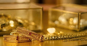 বাজারে রেকর্ড মূল্যে বিক্রি হওয়া স্বর্ণের বার ও অলঙ্কার