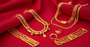 বাংলাদেশের বাজারে প্রদর্শিত স্বর্ণের বার ও গহনা