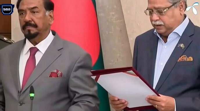 রাষ্ট্রপতি মো. সাহাবুদ্দিনের সঙ্গে হাফিজ উদ্দিন ও কায়সার কামাল