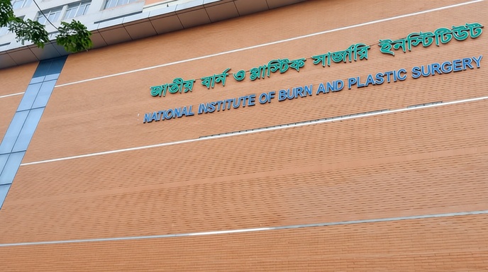 হালিশহরের অগ্নিকাণ্ডের পর ধ্বংসস্তূপ