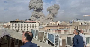 ইরানের মিনাব শহরে বালিকা বিদ্যালয়ে হামলার ধ্বংসযজ্ঞের দৃশ্য