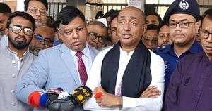 ঝিনাইদহে সাংবাদিকদের সাথে কথা বলছেন আইনমন্ত্রী মো. আসাদুজ্জামান