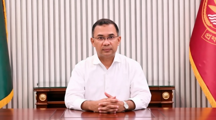 বিলবোর্ড ও ব্যানার থেকে নিজের ছবি অবিলম্বে সরানোর নির্দেশ প্রধানমন্ত্রীর