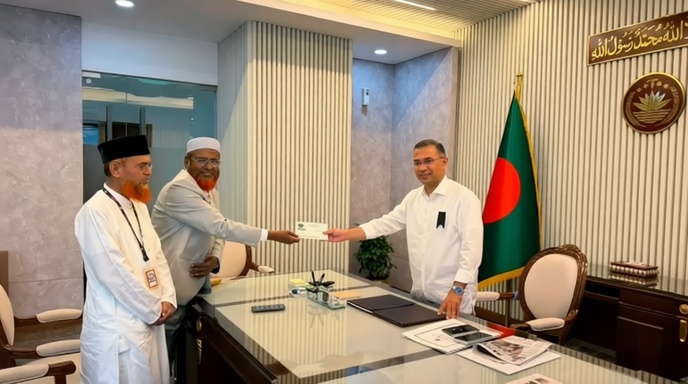 জামায়াতের ইফতারে প্রধানমন্ত্রী তারেক রহমান: রাজনীতির অঙ্গনে নতুন মেরুকরণের আভাস