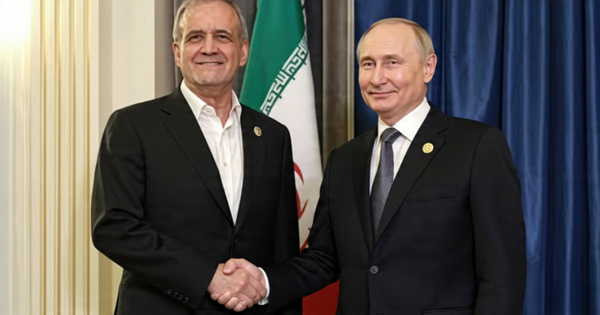 খামেনির মৃত্যুতে পুতিনের শোক, পেজেশকিয়ানের সঙ্গে ফোনালাপে শান্তির ডাক