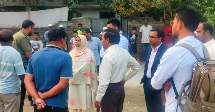 রাজশাহীতে পুকুর ভরাট বন্ধে প্রশাসনের অভিযান