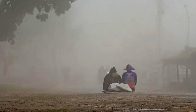 ঘন কুয়াশায় ঢাকা তেঁতুলিয়ার শীতের সকাল