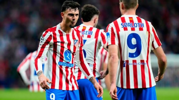 চ্যাম্পিয়ন্স লিগে হ্যাটট্রিক উদযাপন করছেন আলেকসান্দার সরলথ।